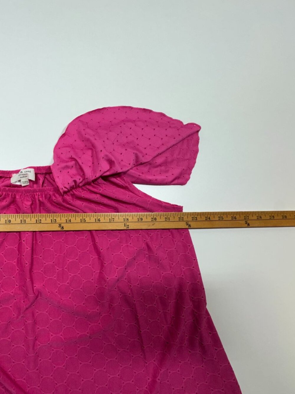 Kim & Cami Hot Pink Eyelet Flutter Sleeve Blouse Medium Boho Top - Picture 4 of 8